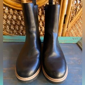Art Class Black Faux Leather and Elastic Boots Size 5 Excellent Condition